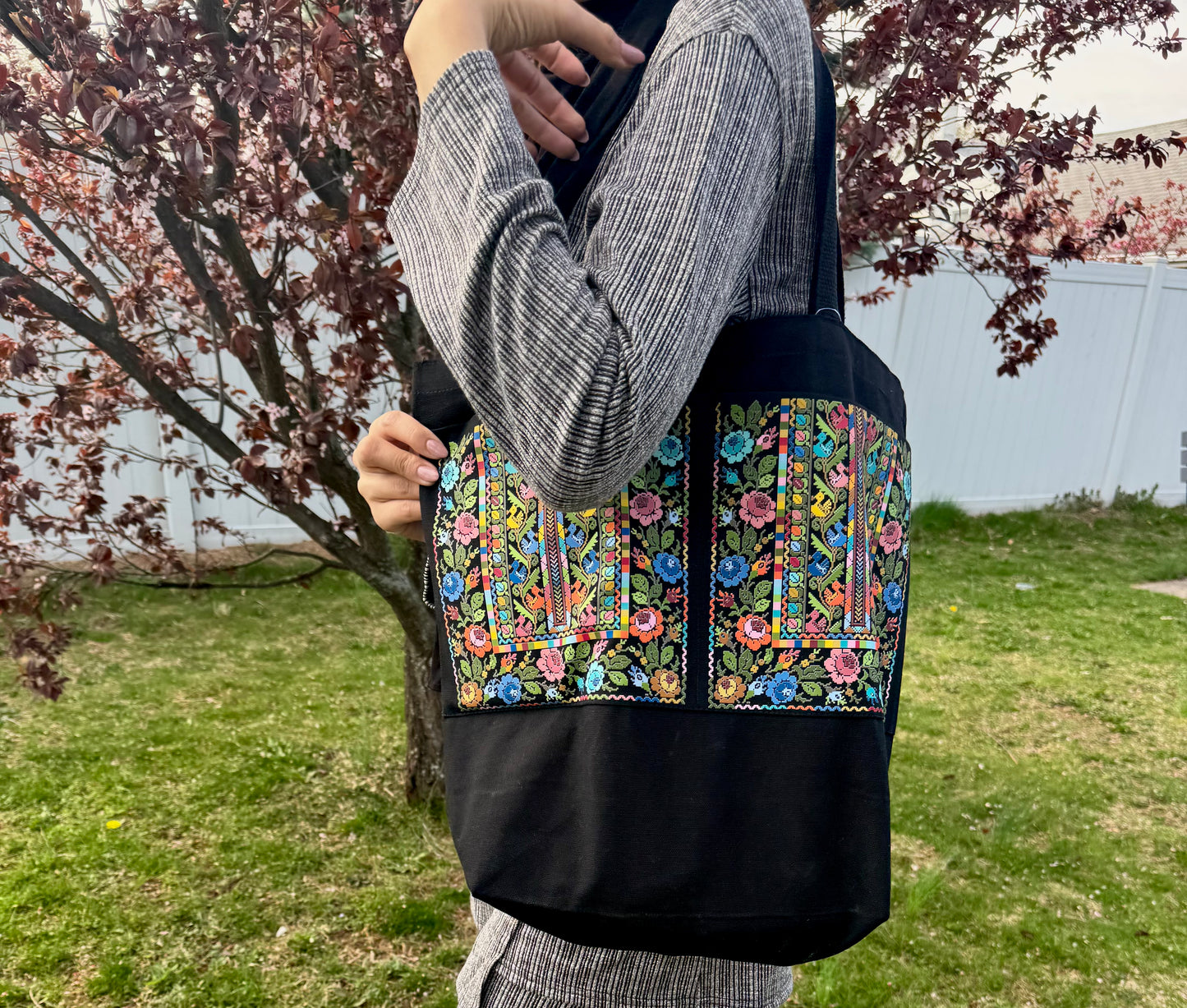 Sitti’s colorful Tatreez canvas Tote Bag