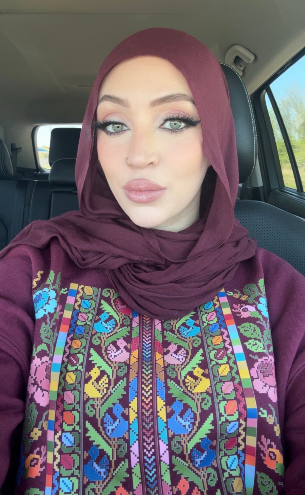 Sitti's Colorful Thob Tatreez Chest Crewneck Sweatshirt