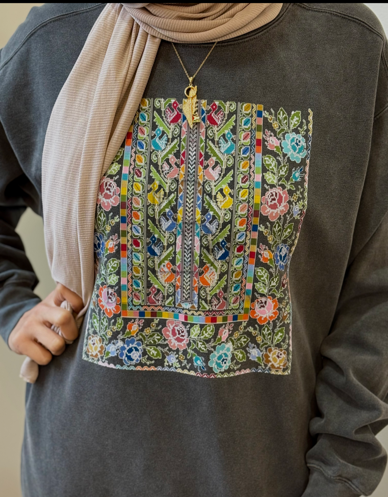 Sitti's Colorful Thob Tatreez Chest Crewneck Sweatshirt